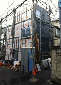 「北新宿の住宅/M邸」外壁工事の様子